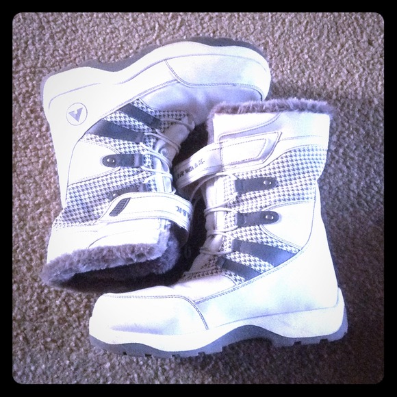 Air walk snowboarding/snow boots