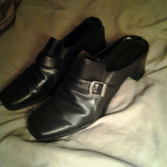 Size ten dress shoes
