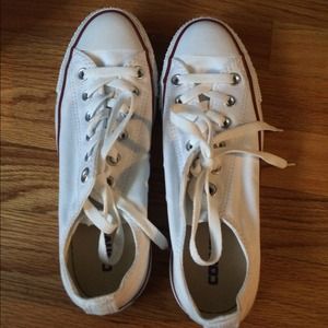 ❌SOLD❌ Brand new white Converse