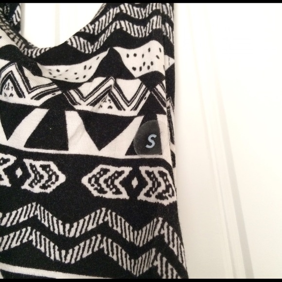 ❌SOLD IN BUNDLE❌ NWOT Tribal LA Heart Berit Halter - Picture 2 of 4