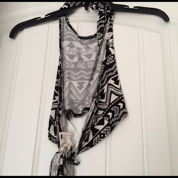 ❌SOLD IN BUNDLE❌ NWOT Tribal LA Heart Berit Halter - Picture 3 of 4