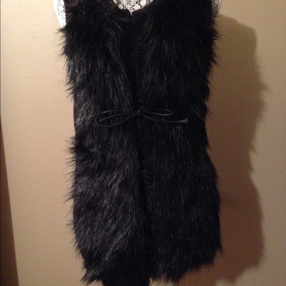 NWOT- H&M Black Fur Tie Sweater Vest - Picture 2 of 4