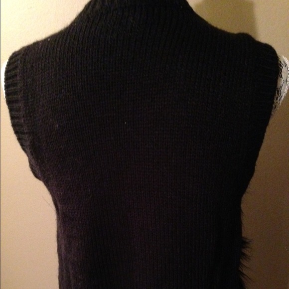 NWOT- H&M Black Fur Tie Sweater Vest - Picture 4 of 4