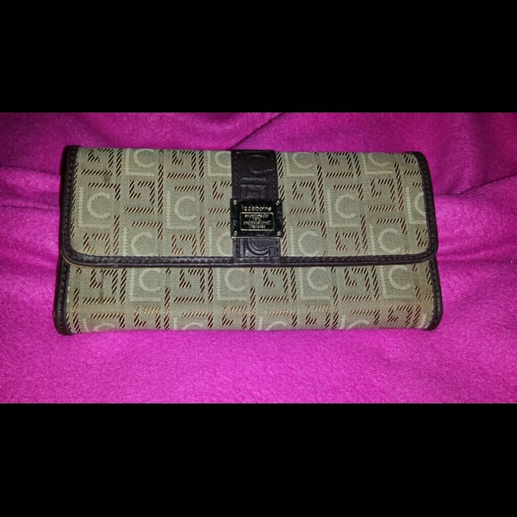 Wallet - Picture 1 of 3