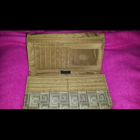 Wallet - Picture 2 of 3