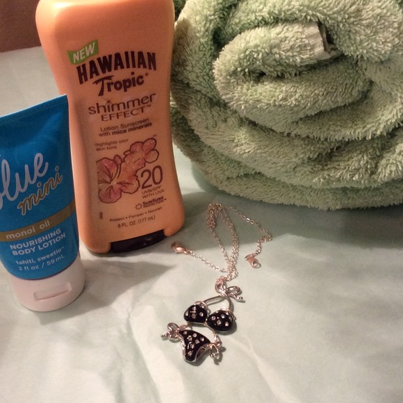 GIFTED 👙 Bikini Necklace - Picture 4 of 4