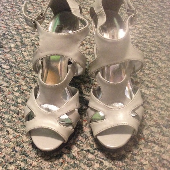 Grey Heels !