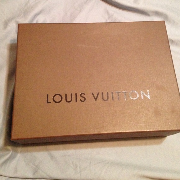 Louis Vuitton Box with dustbag (shown separately) - Picture 1 of 4
