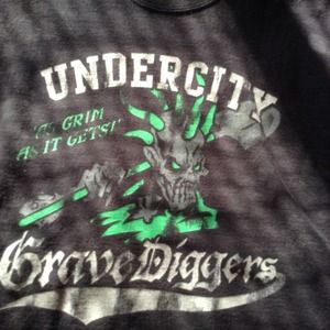 World of Warcraft under city grave diggers shirt