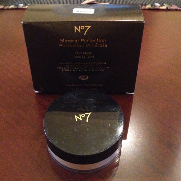 No. 7 mineral perfection foundation powder