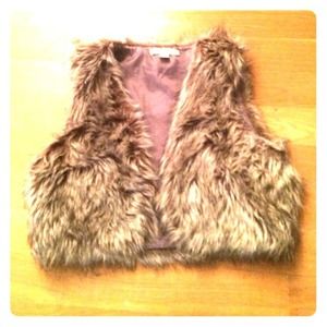 🔥Forever 21 faux fur vest 🔥