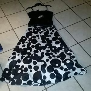 Venus blk corset w applique and polka dot skirt 6
