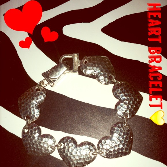 2 $5 Bracelets for $8 🎆 Jewelry - Hearts Clasp Bracelet!❤️