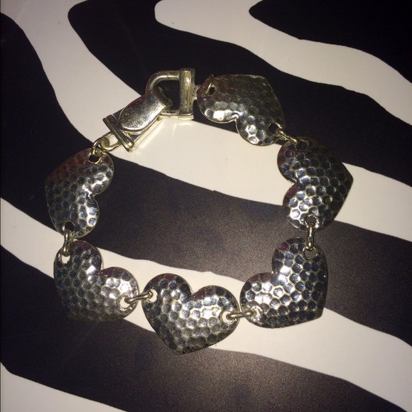 Hearts Clasp Bracelet!❤️ - Picture 2 of 2
