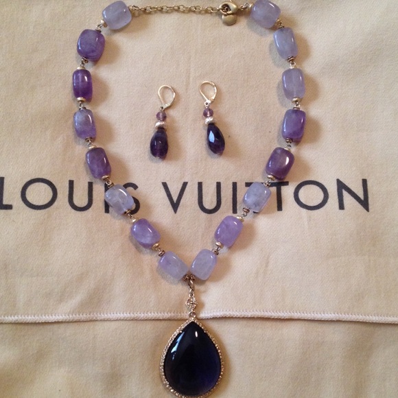 Carolee Luxe genuine stone necklace/earrings