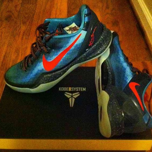 Kobe 8s *worn twice*