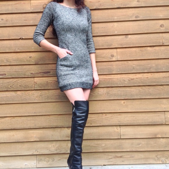 SOLD 💥HOST PICK Plaid wool dress.by kor@kor - Picture 2 of 4