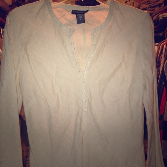 Banana republic top small slits on sides. Too smal
