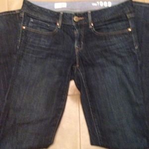 GAP jeans; Real Straight size 26; great condition