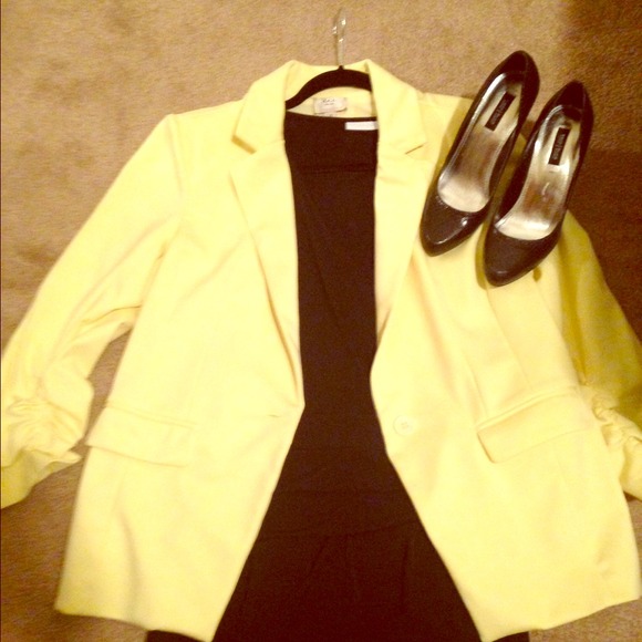 ECI Jackets & Blazers - Yellow blazer in great condition XL
