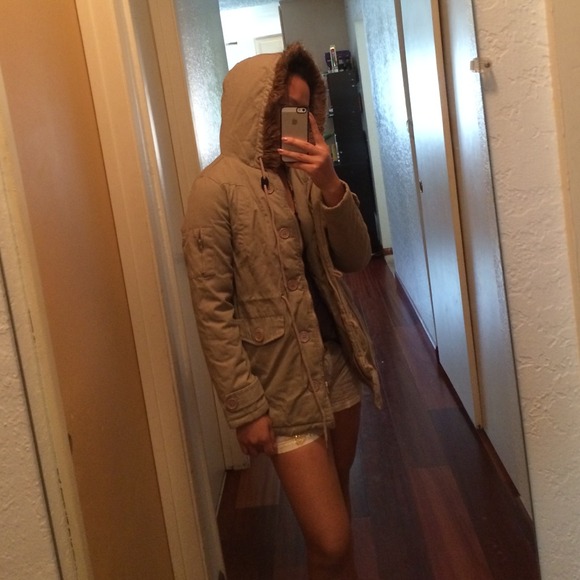 Tan jacket - Picture 3 of 4
