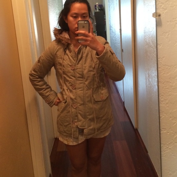 Tan jacket - Picture 4 of 4