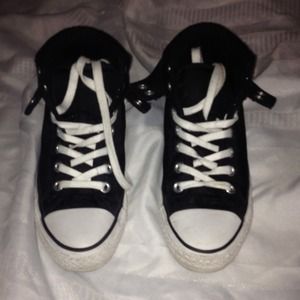 Versatile black converse