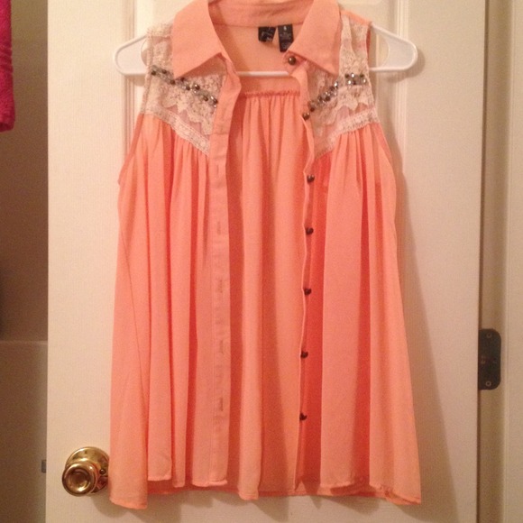 BK boutique orange flowy top with lace