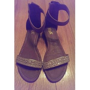Brown/Gold Sandals