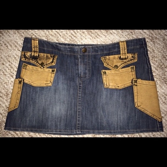 mini jeans - leather skirt