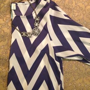 Small navy and white chevron top