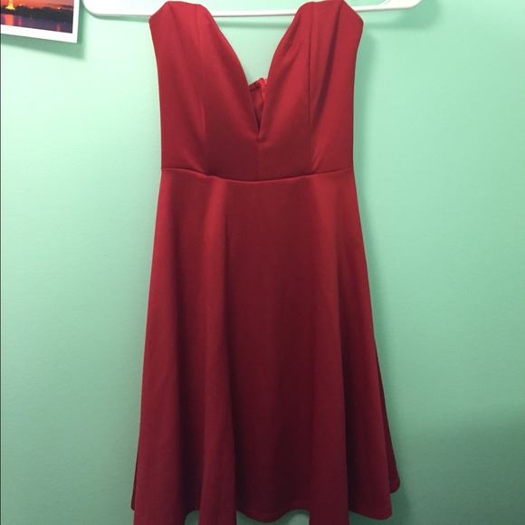 Red Plunging Sweetheart Neckline Windsor Dress