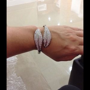 Rhinestone leaf bangle