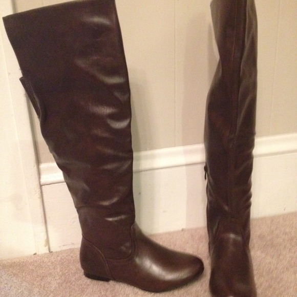 Nature Breeze Vivian boots. Size 8