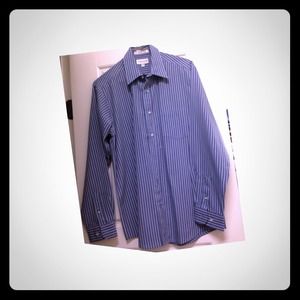 Dress shirt size 18 young or SMALL MEN /Van Heusen