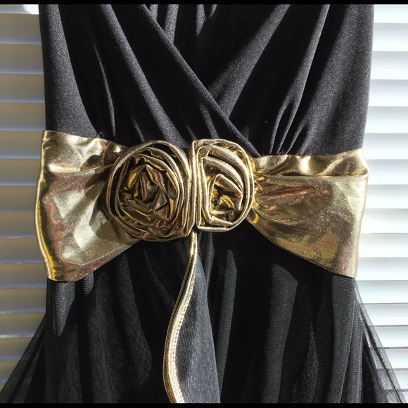 *Sold* Cute sexy black dress w/ 3D gold flowers - Picture 3 of 4