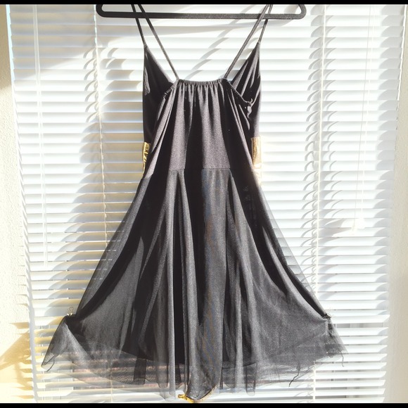 *Sold* Cute sexy black dress w/ 3D gold flowers - Picture 4 of 4