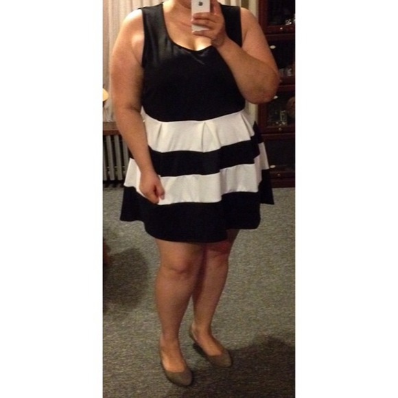 Dresses & Skirts - 🎃SALE🎃Striped Scuba Dress