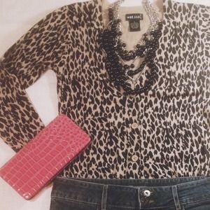 V-neck Button-downCardigan