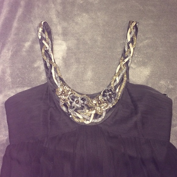 Stunning BCBG maxi dress with 100% silk shell. - Picture 2 of 4