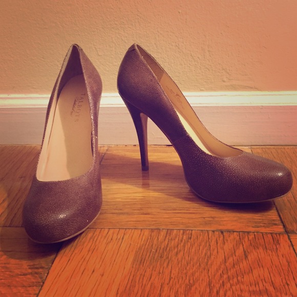 BNWT! Talbots Taupe Embossed Leather Pumps