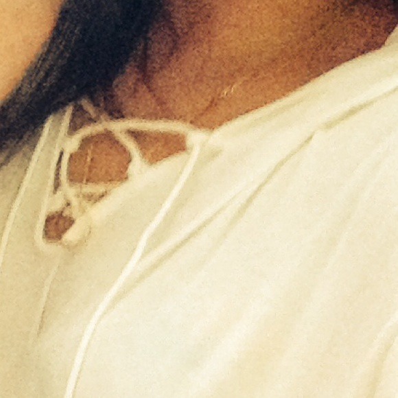 White crochet Hoodie - Picture 4 of 4