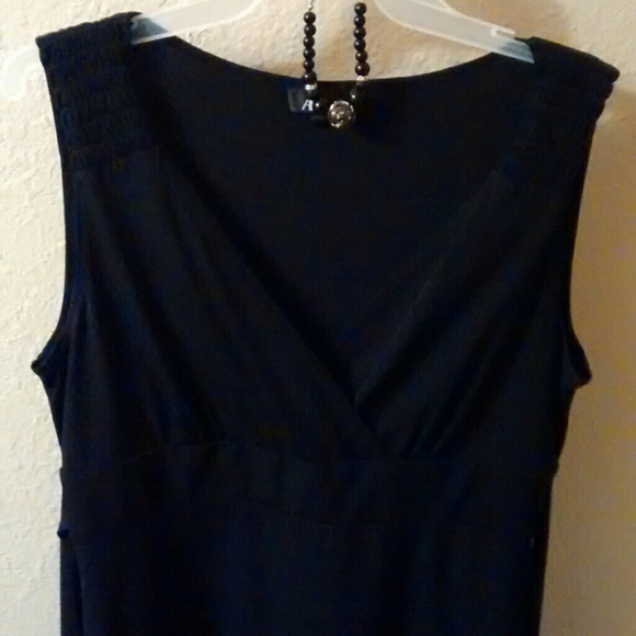 Black sleeveless AB Studio & bracelet