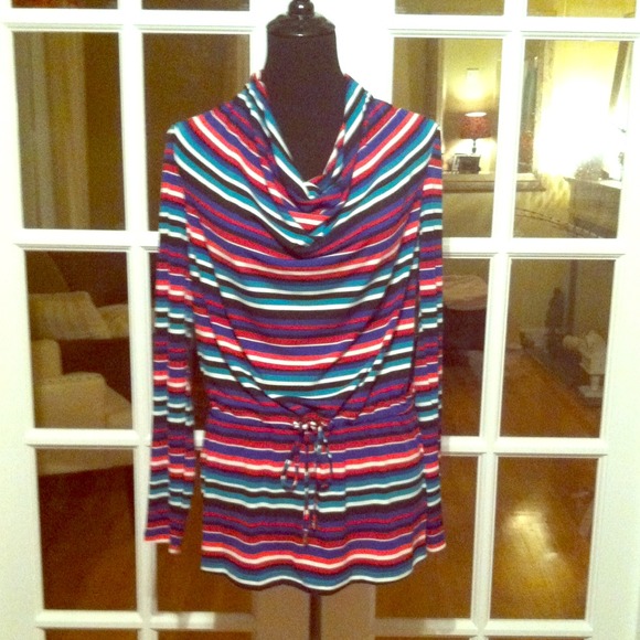 CALVIN  KLEIN TOP NEW WITH TAGS - Picture 1 of 3