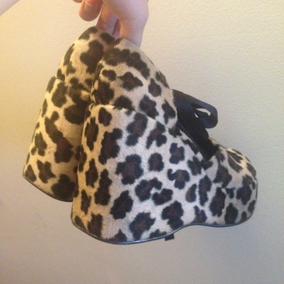 π«SOLDπ« 90s vintage Leopard vtg Platforms - Picture 4 of 4