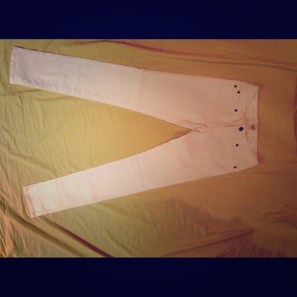 White skinny jeans