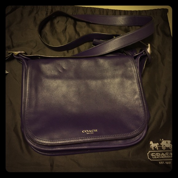 Coach Handbags - Coach leather messenger bag