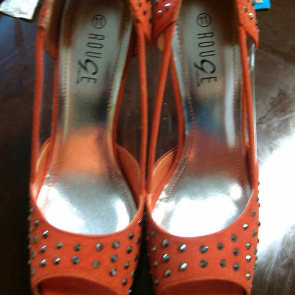 Orange heels w. Rhinestones