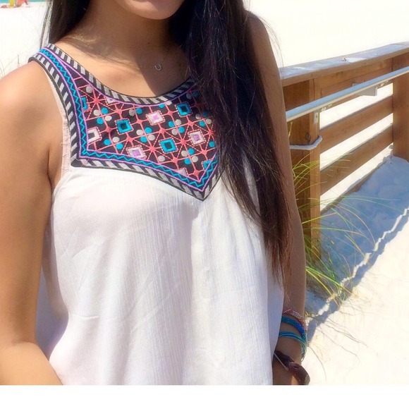 🔺🔻Embroidered Tank 🔻🔺