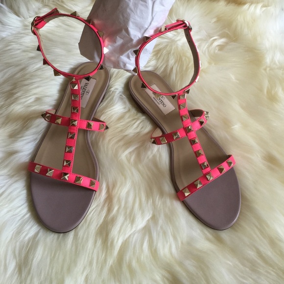 💥🎉👏SOLD ON PAYPAL🎉💥Valentino Rockstud sandals - Picture 2 of 4